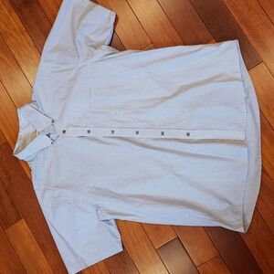 Van Heusen Men's L 17 - 17 1/2 button down short sleeve. Regular Fit